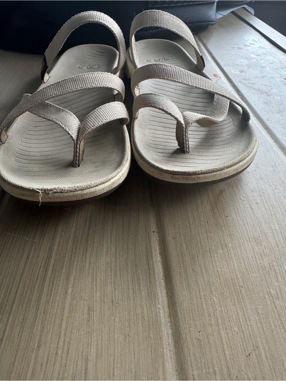 Teva tires Women's cream Strappy  Sandals sz 6 - Picture 4 of 7